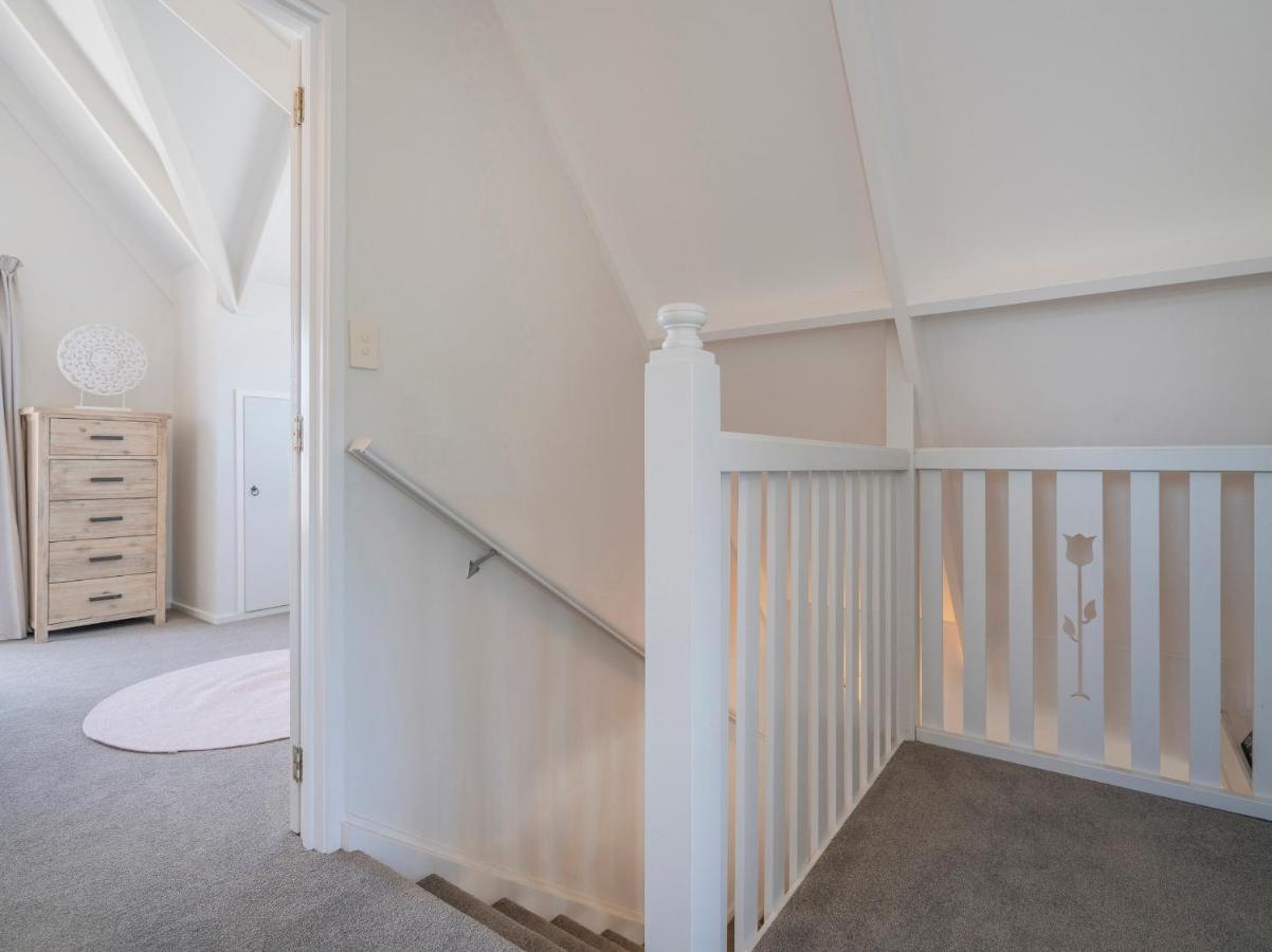 The Doll'S House - Whitianga Holiday Home Екстериор снимка