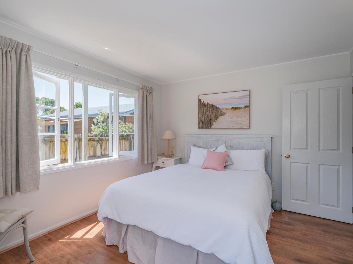 The Doll'S House - Whitianga Holiday Home Екстериор снимка
