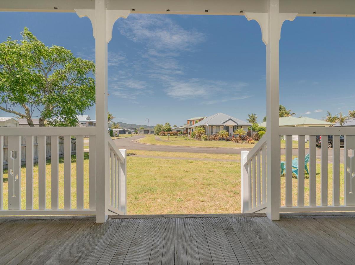 The Doll'S House - Whitianga Holiday Home Екстериор снимка
